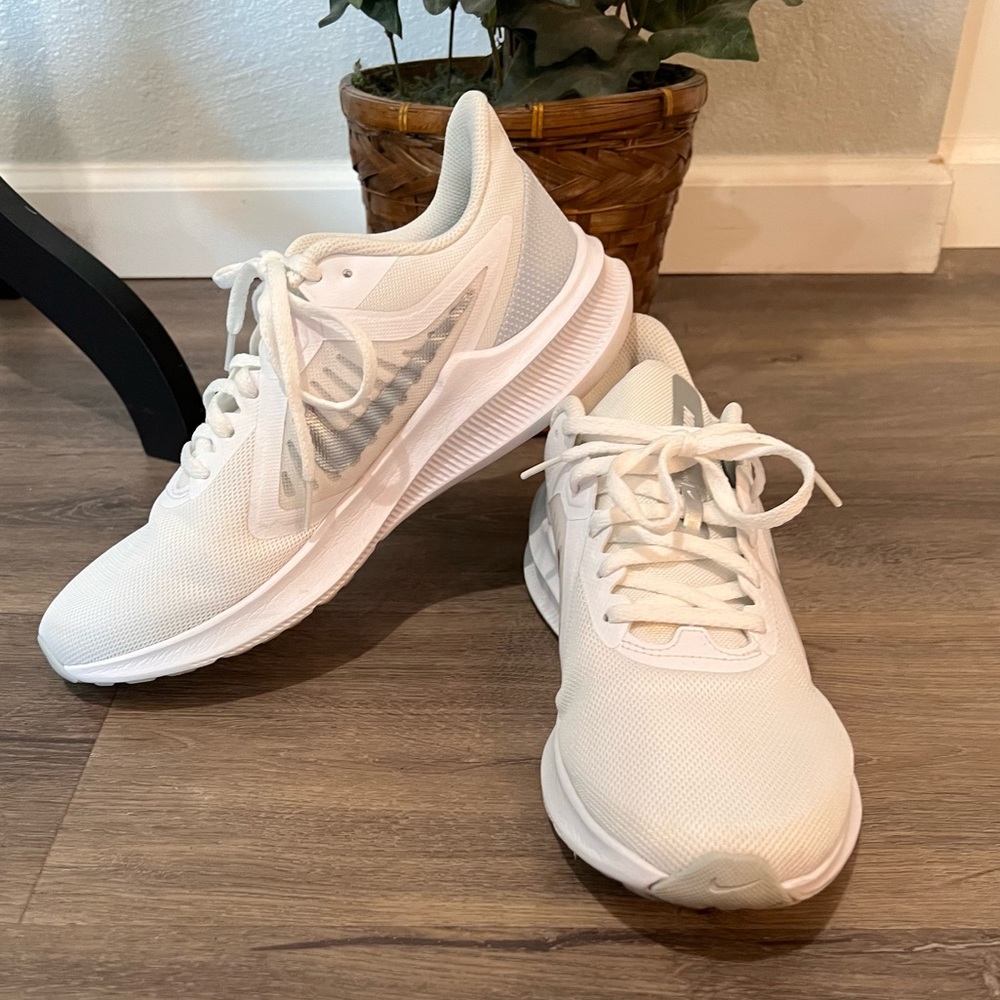 Women’s Nike Downshifter 10 white/metallic silver, size 9